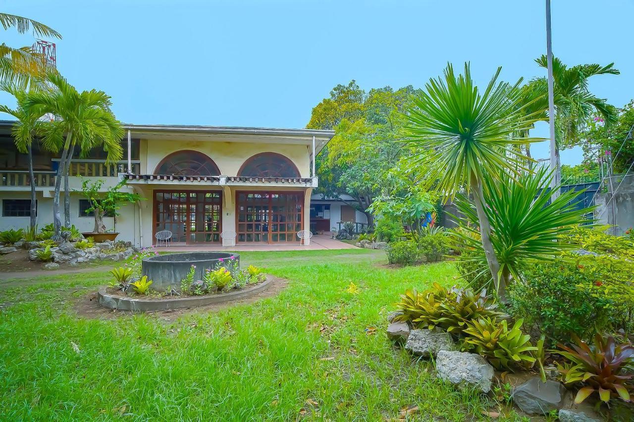 Oyo 775 Star Cove Bed And Breakfast Calaca المظهر الخارجي الصورة